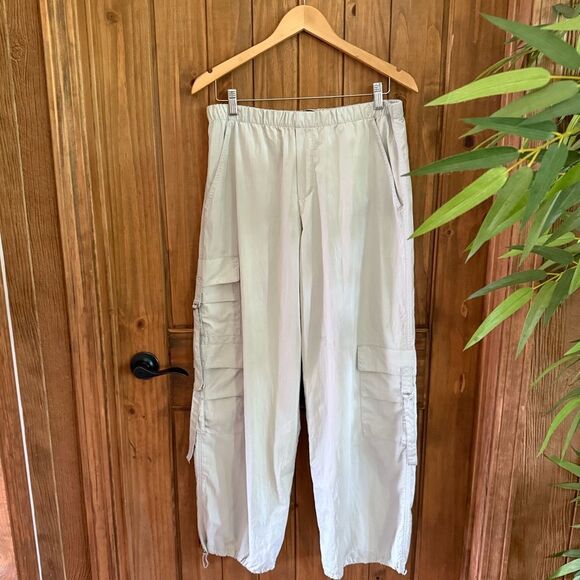 Zara Lightweight Cargo Pants in Tan - Picture 1 of 7